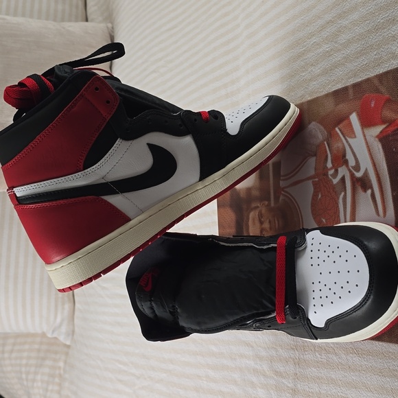 Jordan Air Jordan 1 Retro High OG 'Black Toe Reimagined' Size:10.5 - Picture 2 of 15